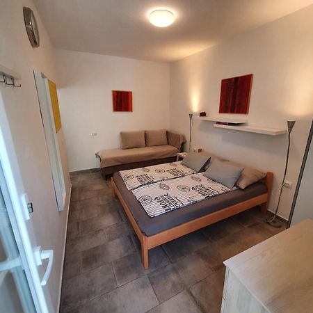 Apartamento Relax House Rosemary Draga Bašćanska Exterior foto